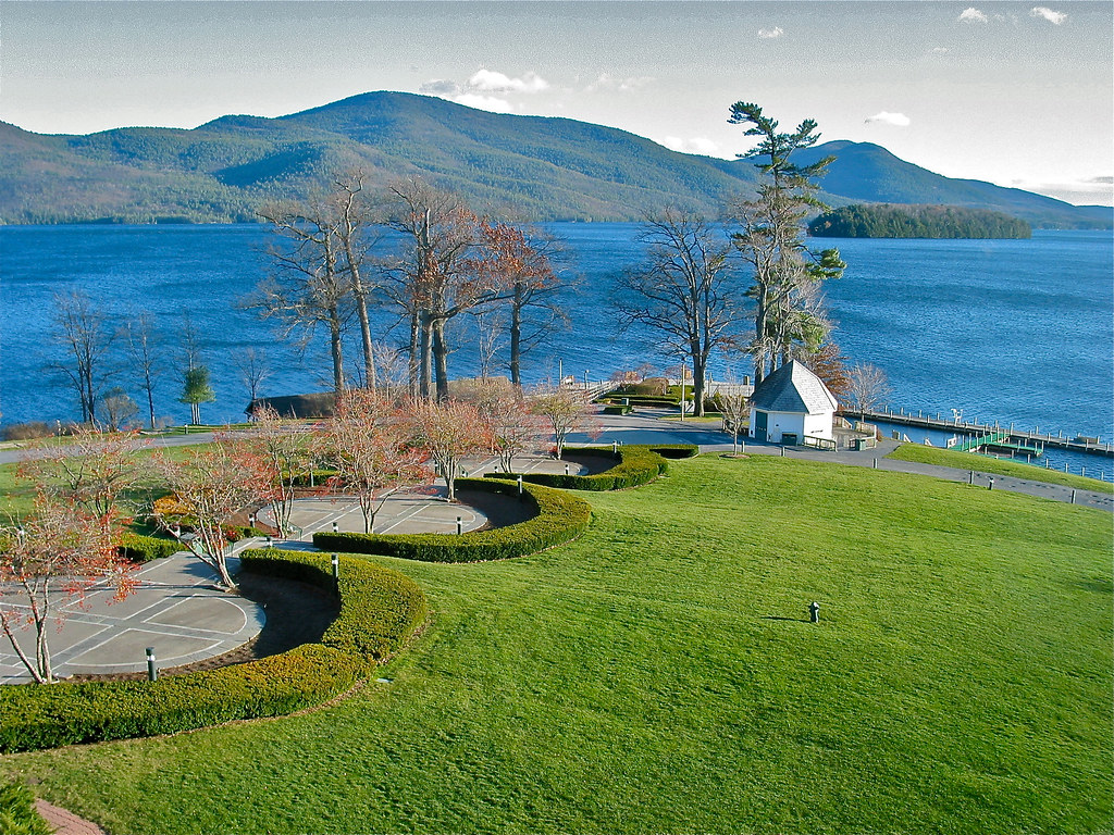 photo shows the grounds of the sagamore hotel and resort